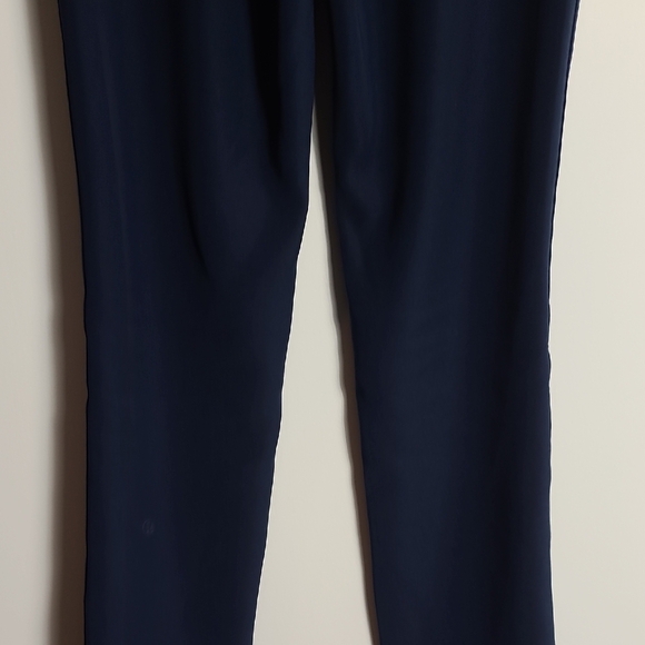 LULULEMON On The Fly Pant Woven 30" In Navy Size 2 - Picture 15 of 16